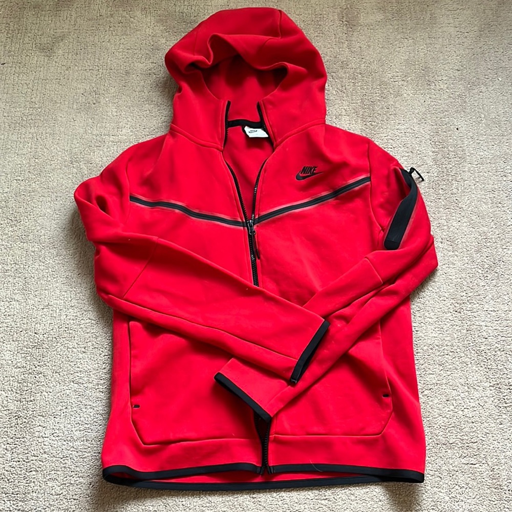 women’s nike tech